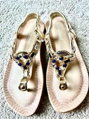 L'Amour Gold Jeweled Women's T-Strap Comfort Flats - Size EU 36 (5.5-6.0), NWOT